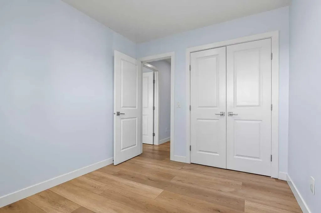 55 Whitehaven Crescent NE Calgary AB T1Y6C4