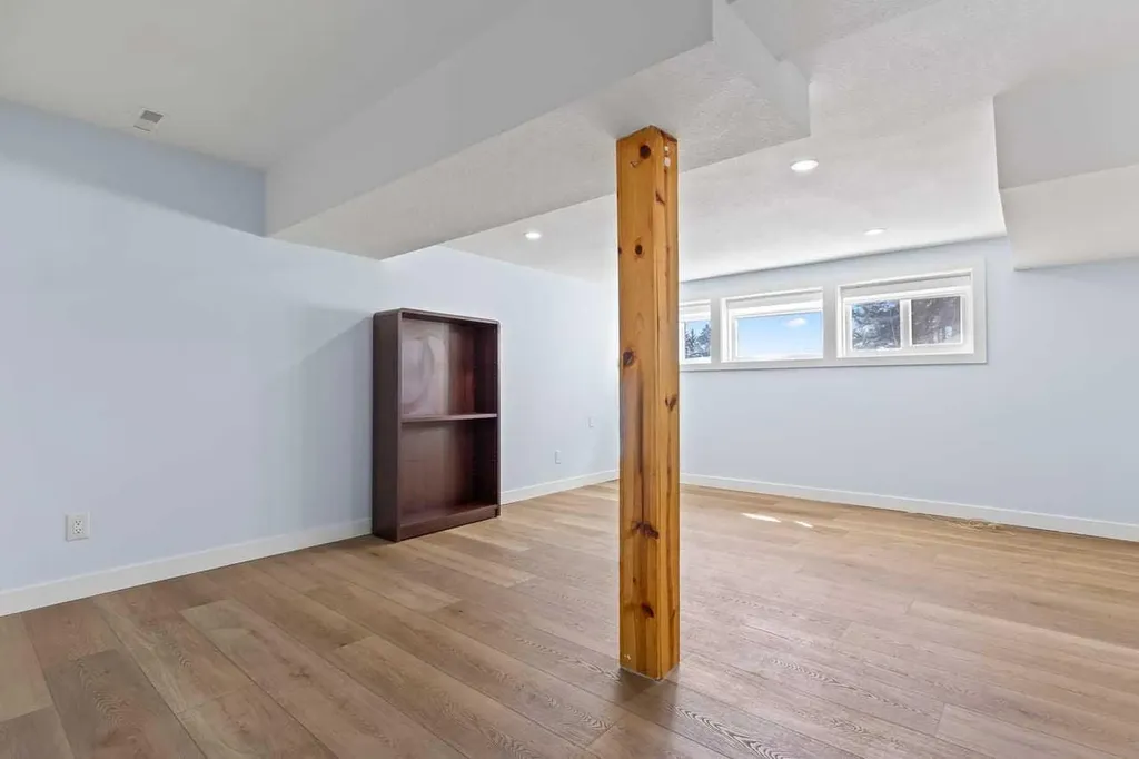 55 Whitehaven Crescent NE Calgary AB T1Y6C4