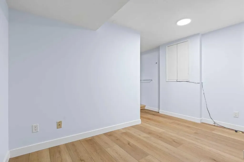 55 Whitehaven Crescent NE Calgary AB T1Y6C4