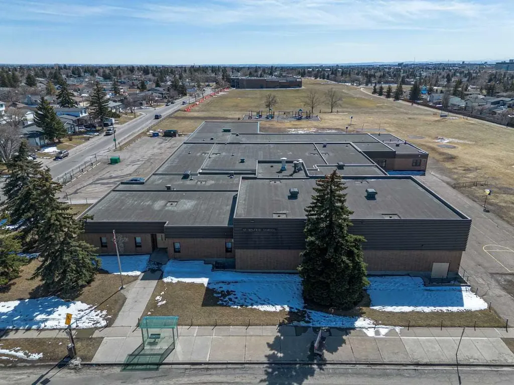 55 Whitehaven Crescent NE Calgary AB T1Y6C4