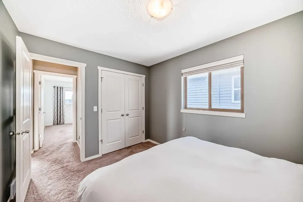 136 Sage Valley Drive NW Calgary AB T3R 0E4