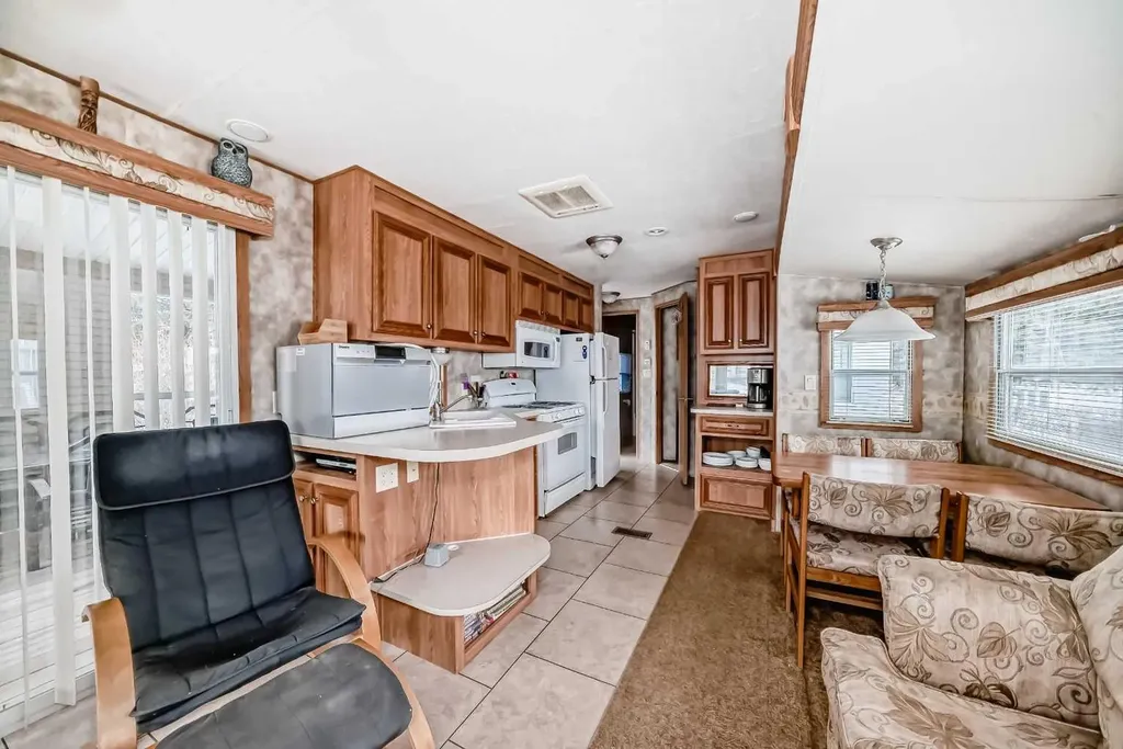 45 Points West Resort Sylvan Lake AB T4S 1T3
