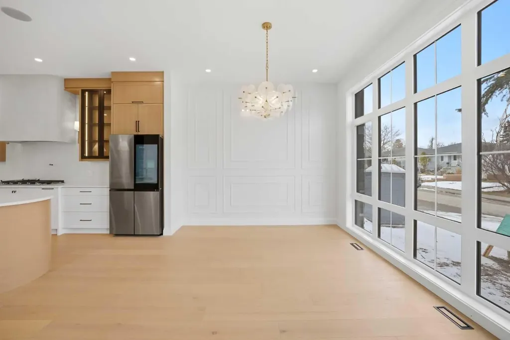 1529 18 Avenue NW Calgary AB T2M 0W9