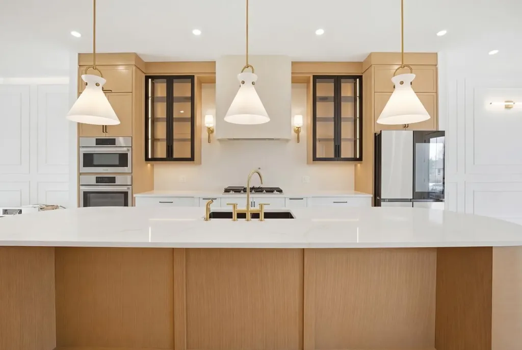 1529 18 Avenue NW Calgary AB T2M 0W9
