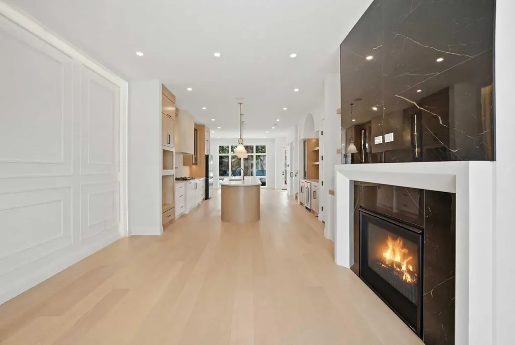1529 18 Avenue NW Calgary AB T2M 0W9