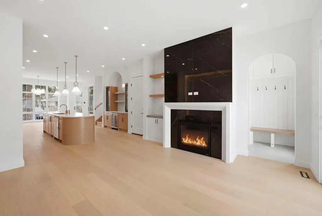 1529 18 Avenue NW Calgary AB T2M 0W9