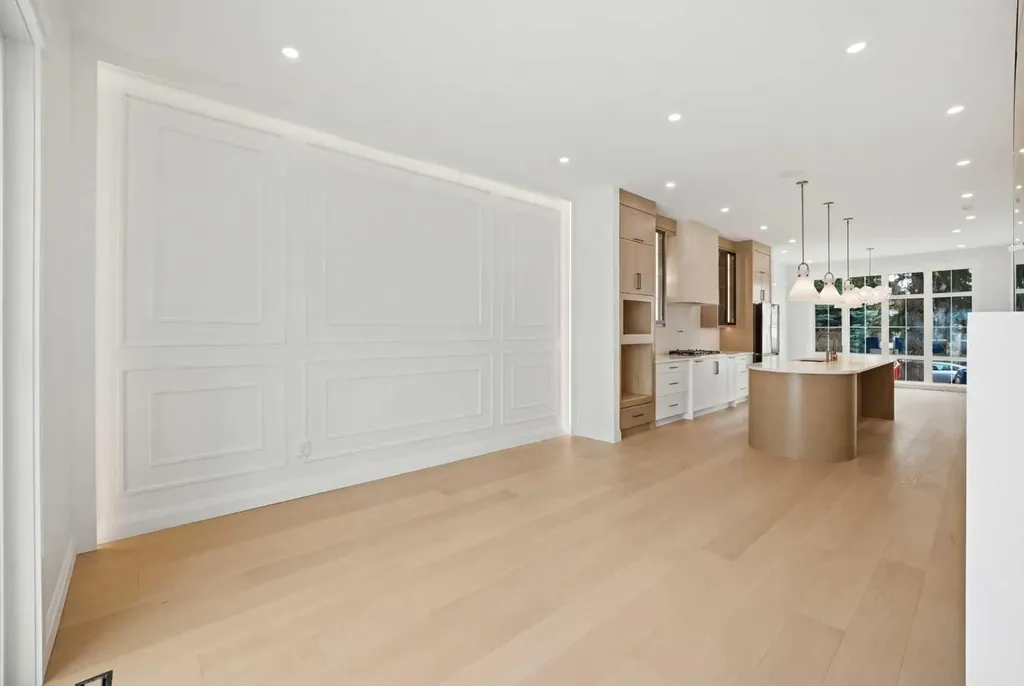 1529 18 Avenue NW Calgary AB T2M 0W9