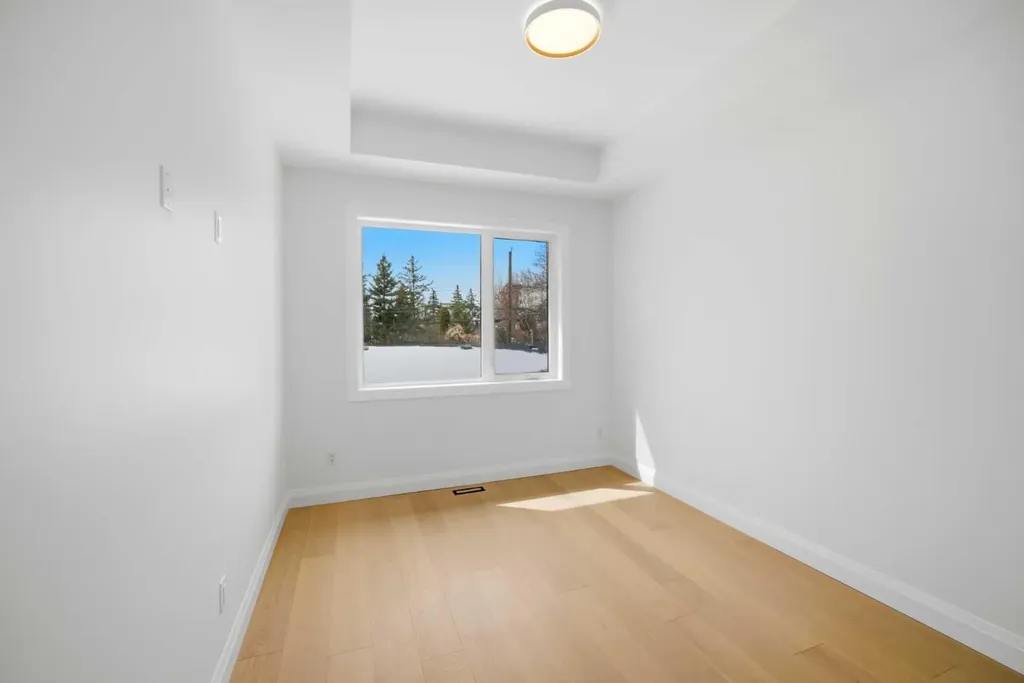 1529 18 Avenue NW Calgary AB T2M 0W9