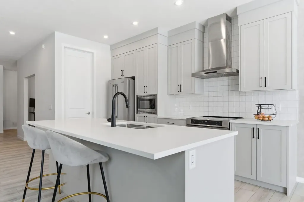 54 Belmont Manor SW Calgary AB T2X 5E4