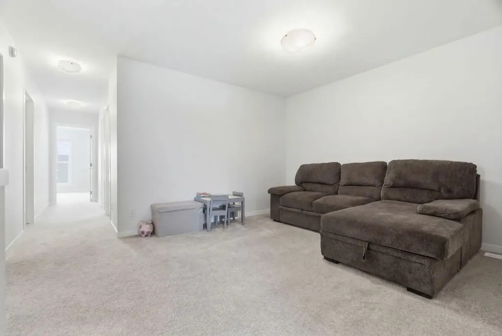 54 Belmont Manor SW Calgary AB T2X 5E4