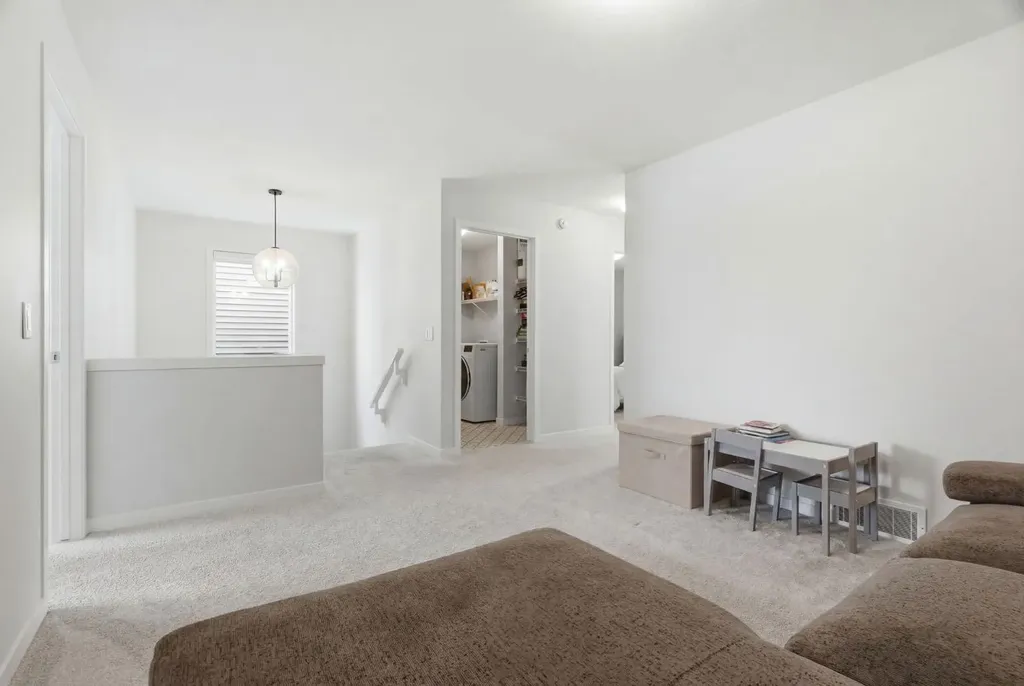 54 Belmont Manor SW Calgary AB T2X 5E4