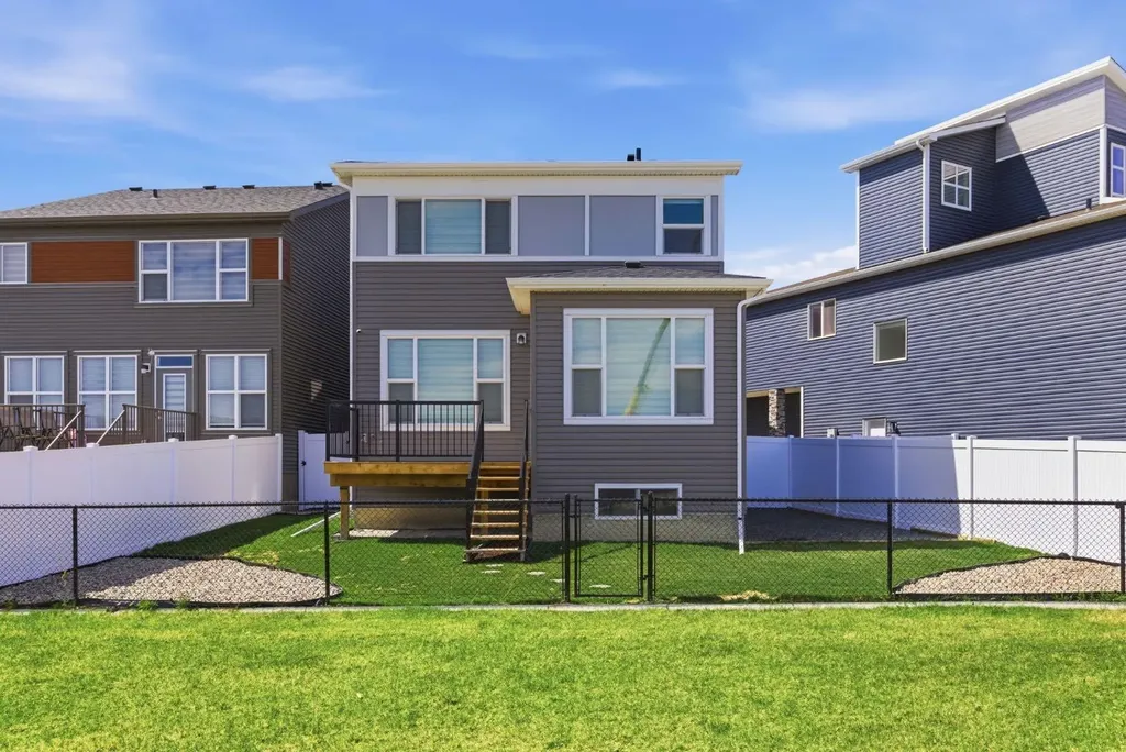 54 Belmont Manor SW Calgary AB T2X 5E4