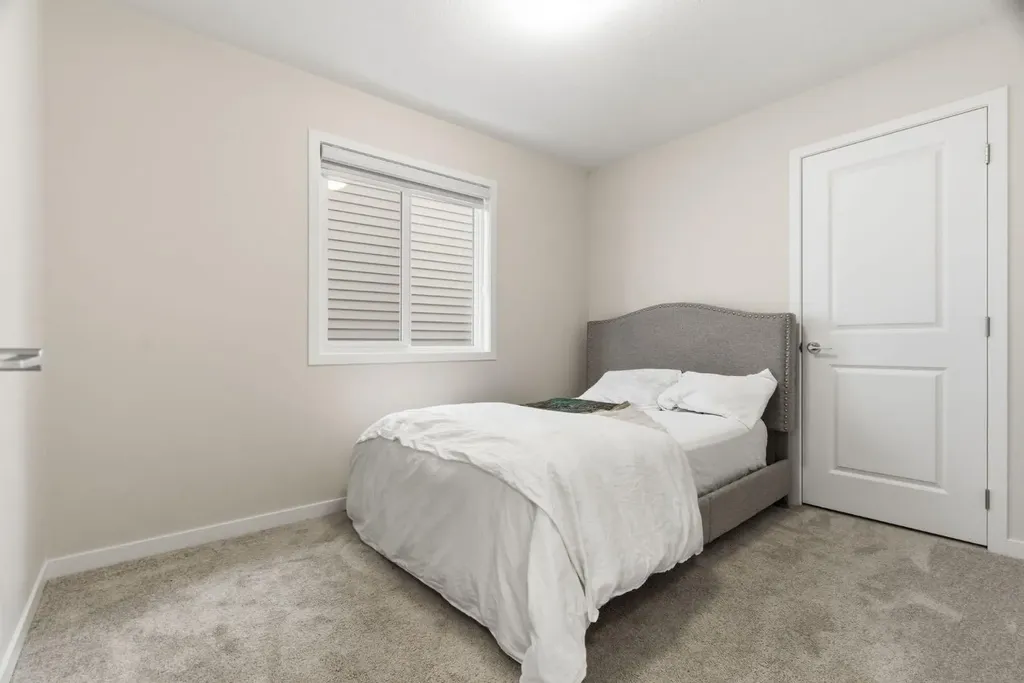 54 Belmont Manor SW Calgary AB T2X 5E4