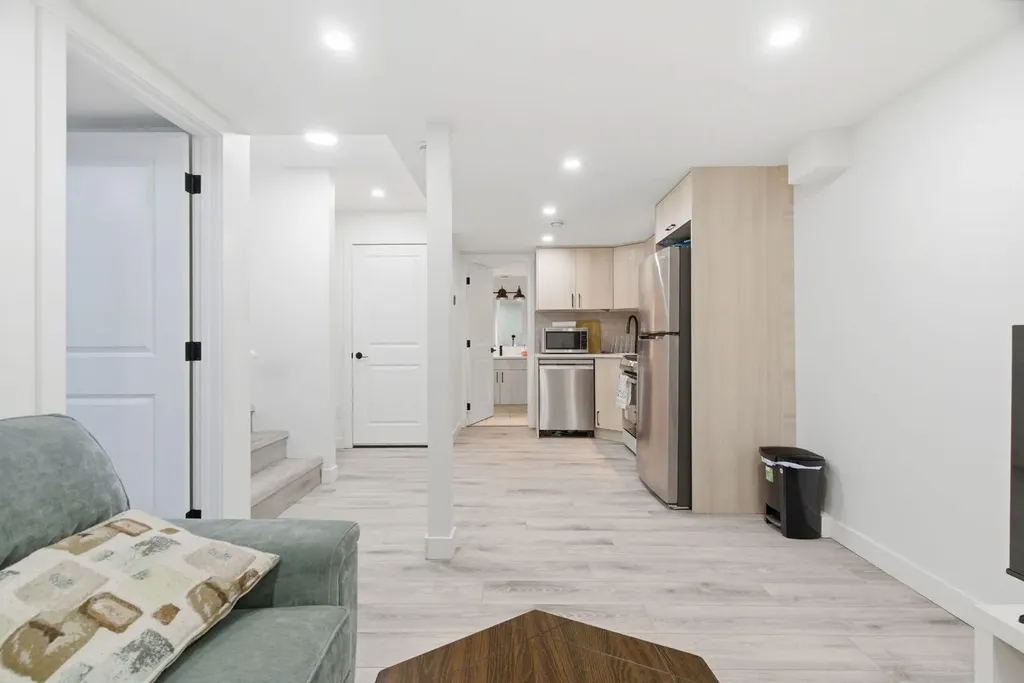 54 Belmont Manor SW Calgary AB T2X 5E4