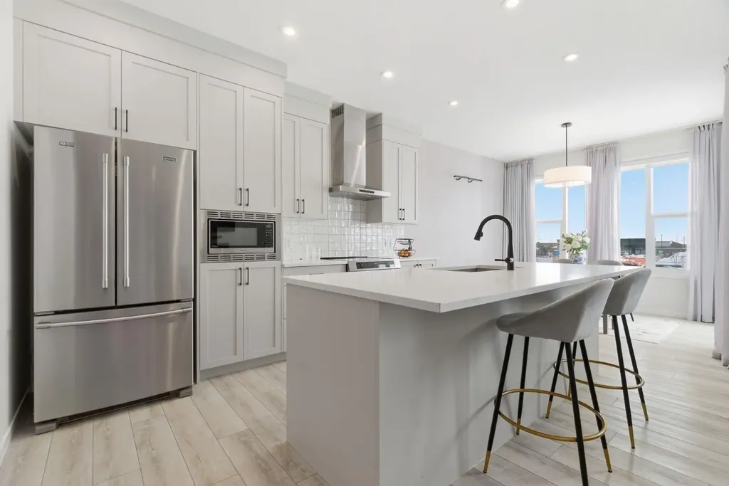 54 Belmont Manor SW Calgary AB T2X 5E4