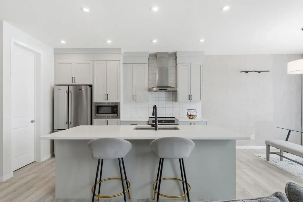 54 Belmont Manor SW Calgary AB T2X 5E4
