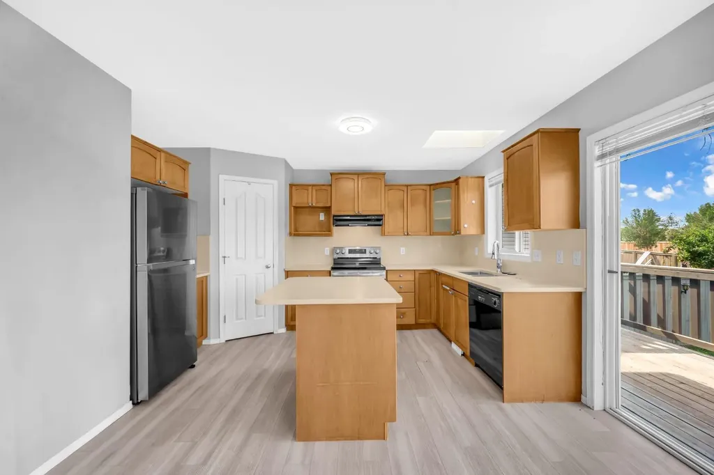 171 Willowbrook Drive NW Airdrie AB T4B 2W5