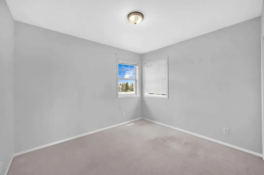 171 Willowbrook Drive NW Airdrie AB T4B 2W5
