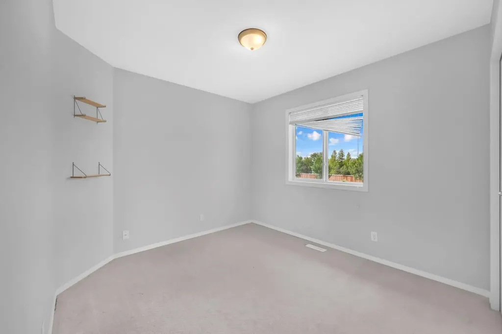 171 Willowbrook Drive NW Airdrie AB T4B 2W5