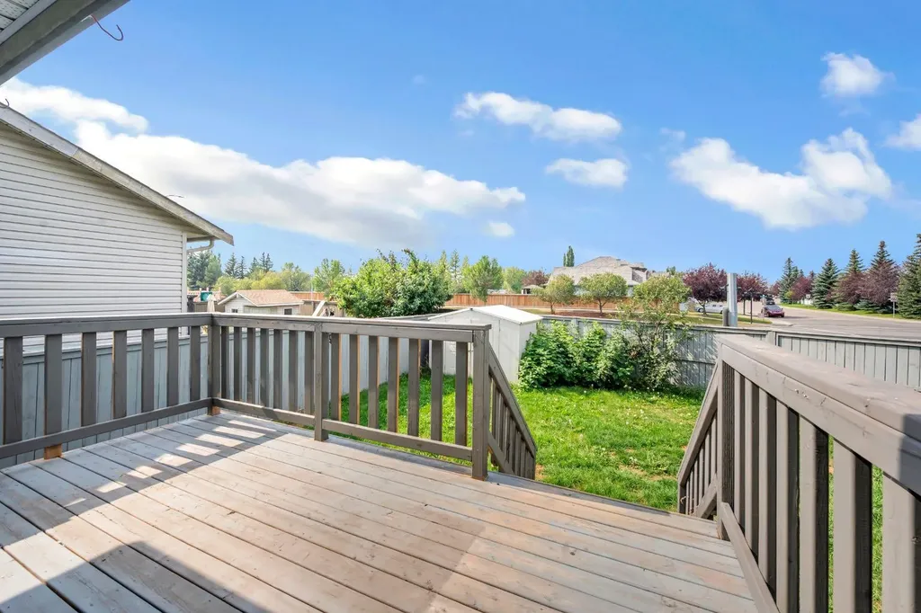 171 Willowbrook Drive NW Airdrie AB T4B 2W5