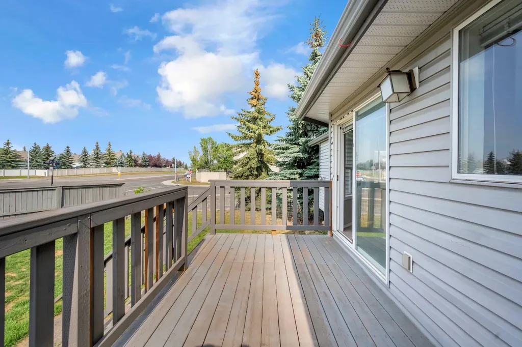 171 Willowbrook Drive NW Airdrie AB T4B 2W5