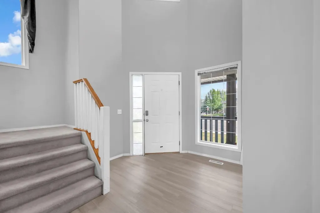 171 Willowbrook Drive NW Airdrie AB T4B 2W5