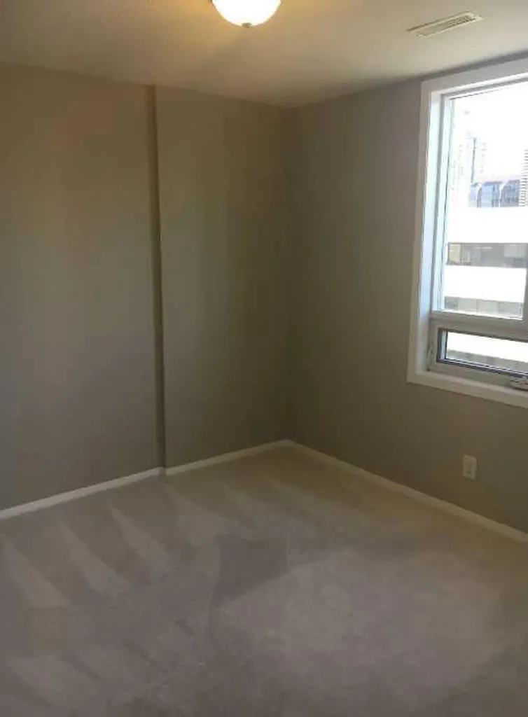 683 10 Street SW Calgary AB T2P5G3