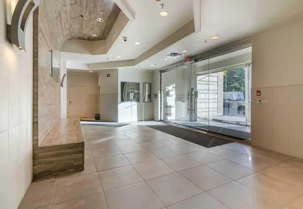 683 10 Street SW Calgary AB T2P5G3