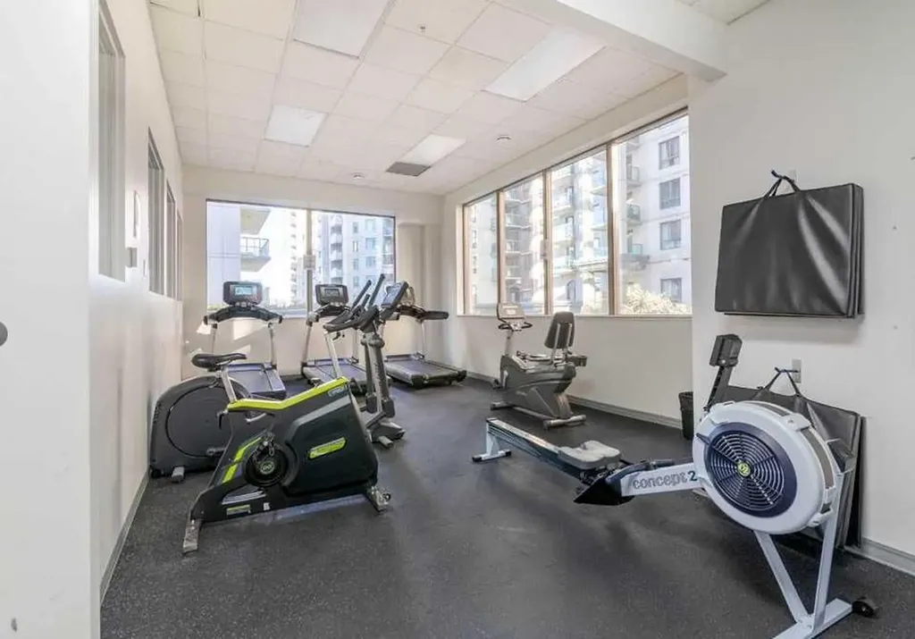 683 10 Street SW Calgary AB T2P5G3