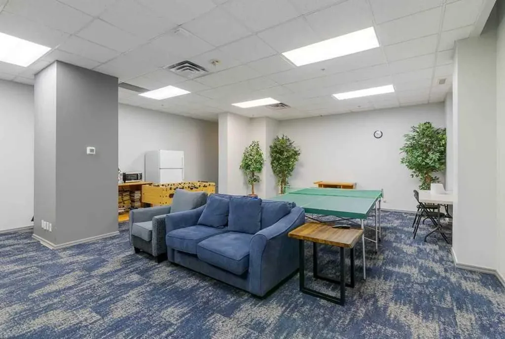683 10 Street SW Calgary AB T2P5G3