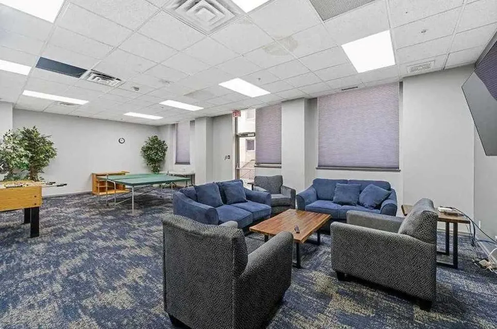 683 10 Street SW Calgary AB T2P5G3