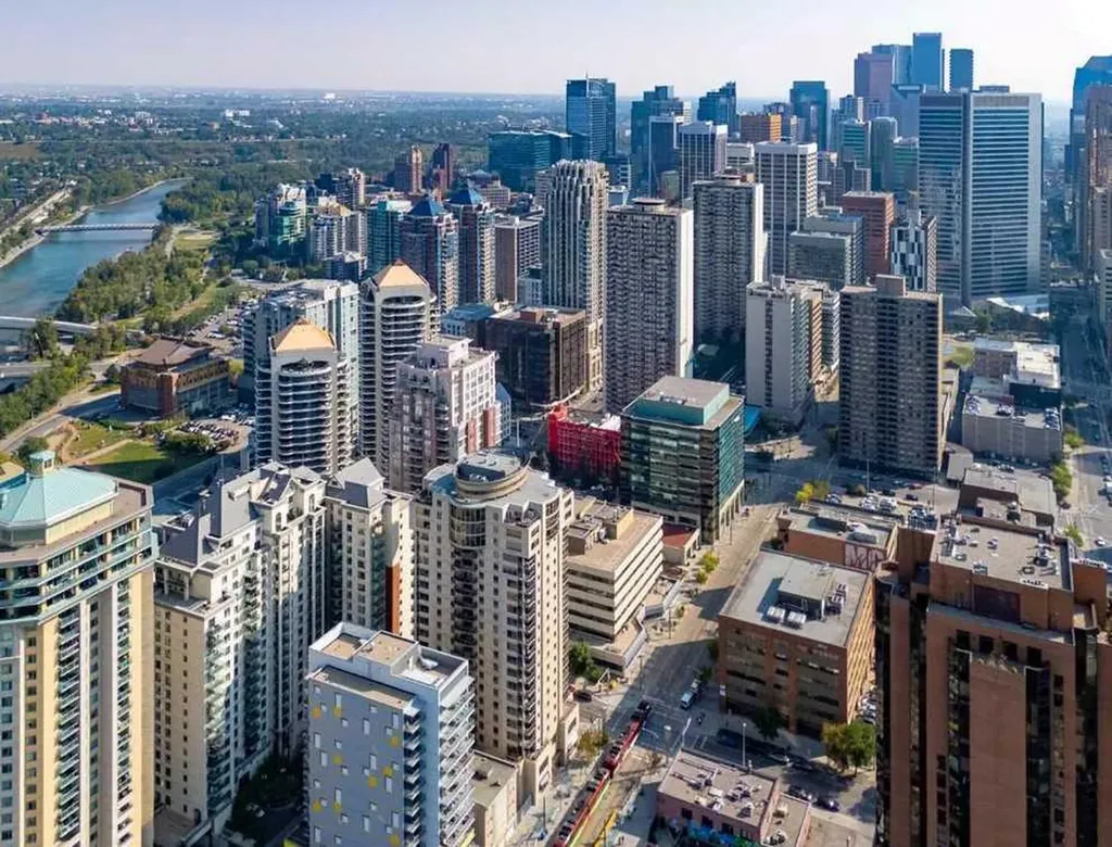 683 10 Street SW Calgary AB T2P5G3