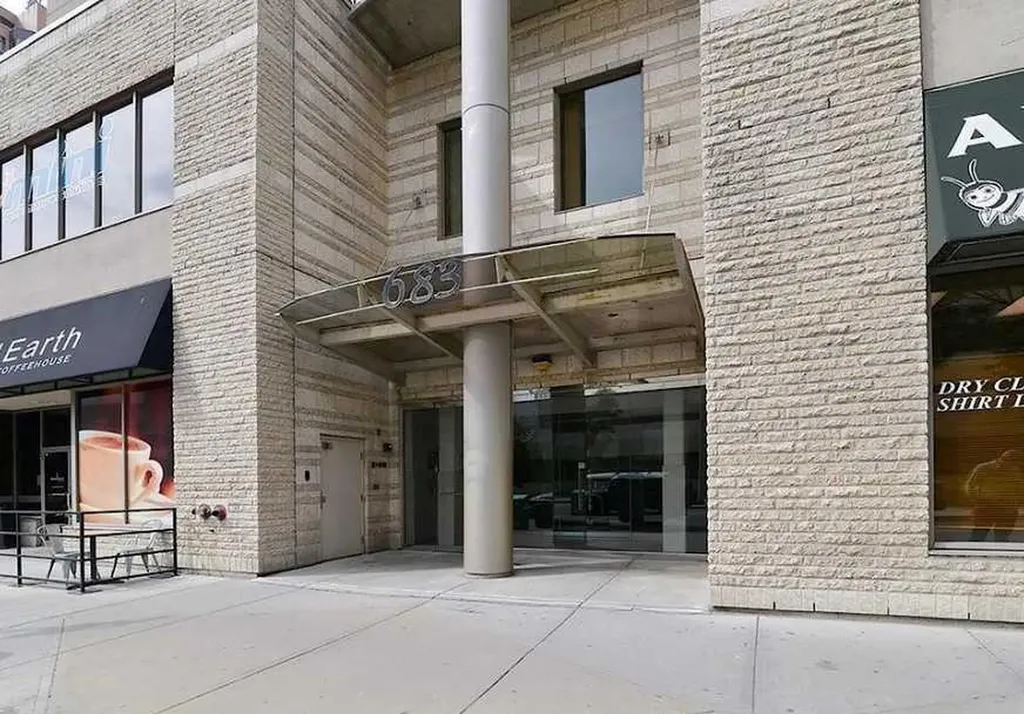 683 10 Street SW Calgary AB T2P5G3