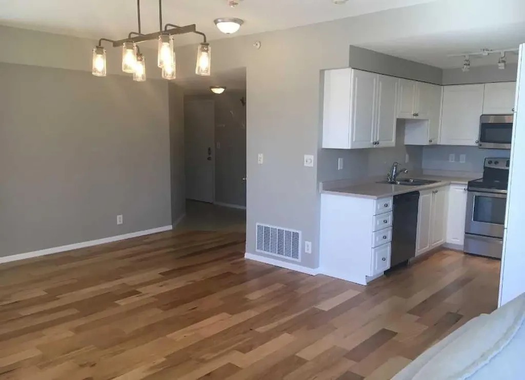 683 10 Street SW Calgary AB T2P5G3