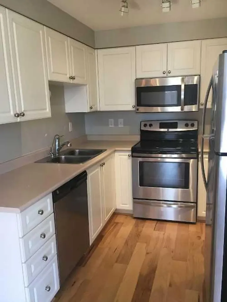 683 10 Street SW Calgary AB T2P5G3
