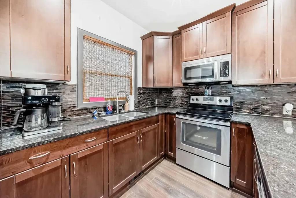 17 Redstone Common NE Calgary AB T3N 0K3