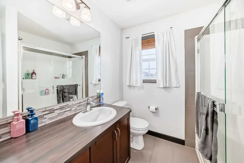 17 Redstone Common NE Calgary AB T3N 0K3