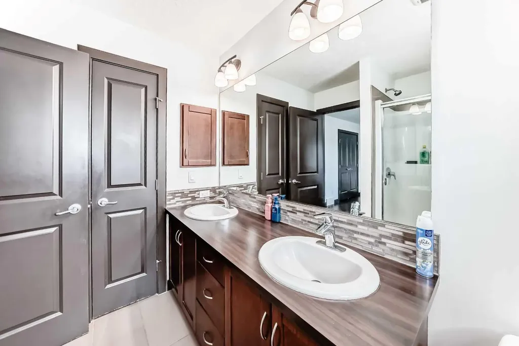 17 Redstone Common NE Calgary AB T3N 0K3