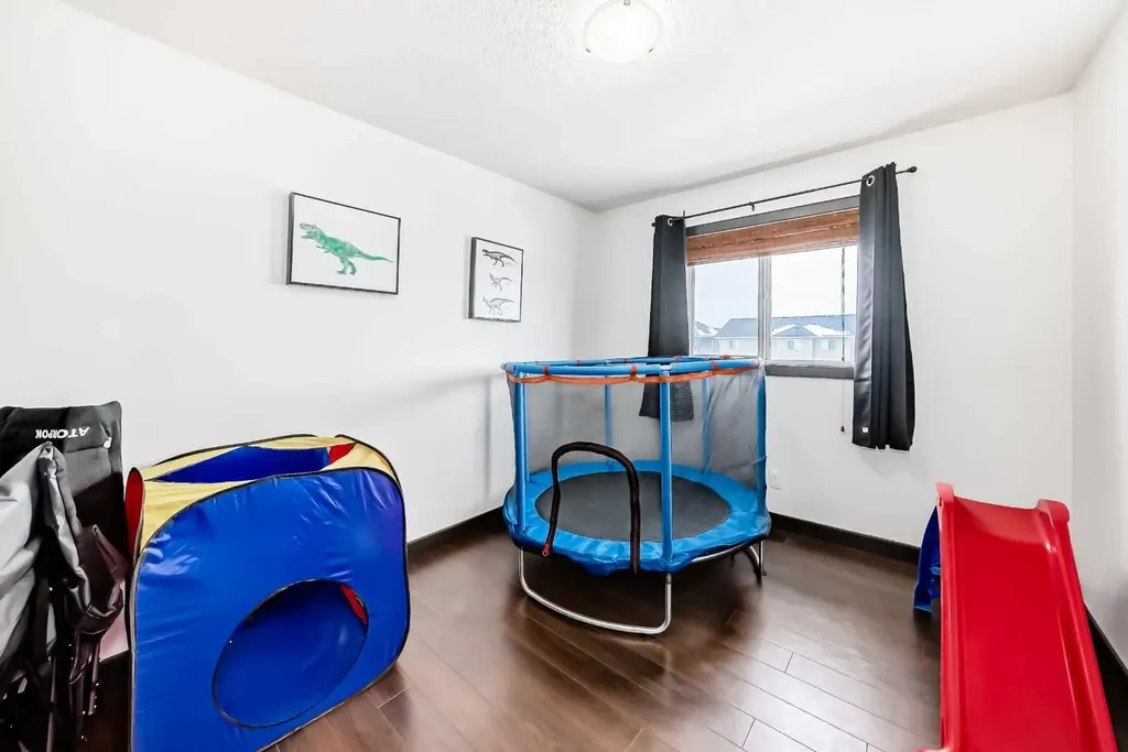 17 Redstone Common NE Calgary AB T3N 0K3