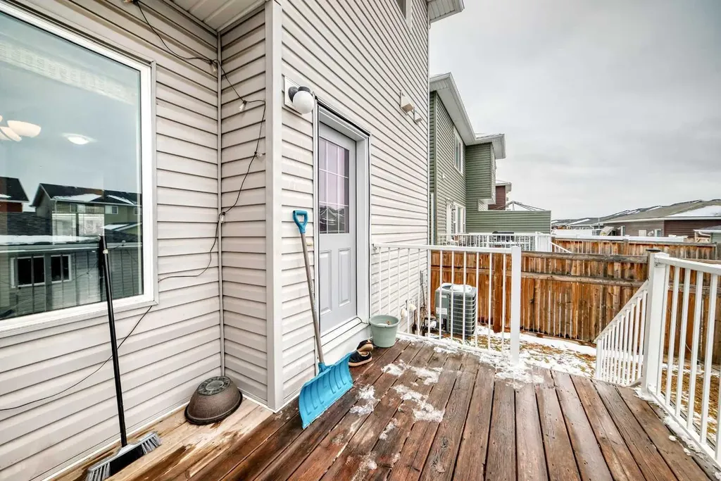 17 Redstone Common NE Calgary AB T3N 0K3