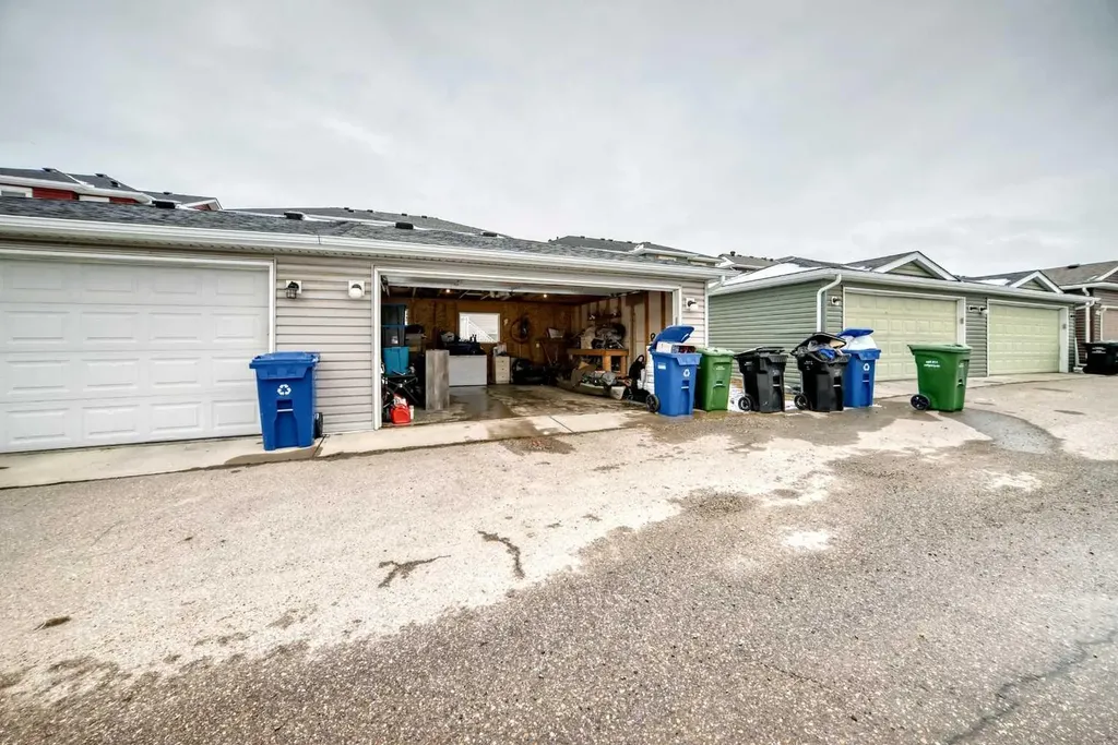17 Redstone Common NE Calgary AB T3N 0K3