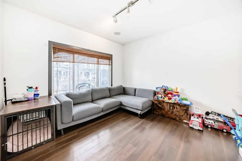 17 Redstone Common NE Calgary AB T3N 0K3