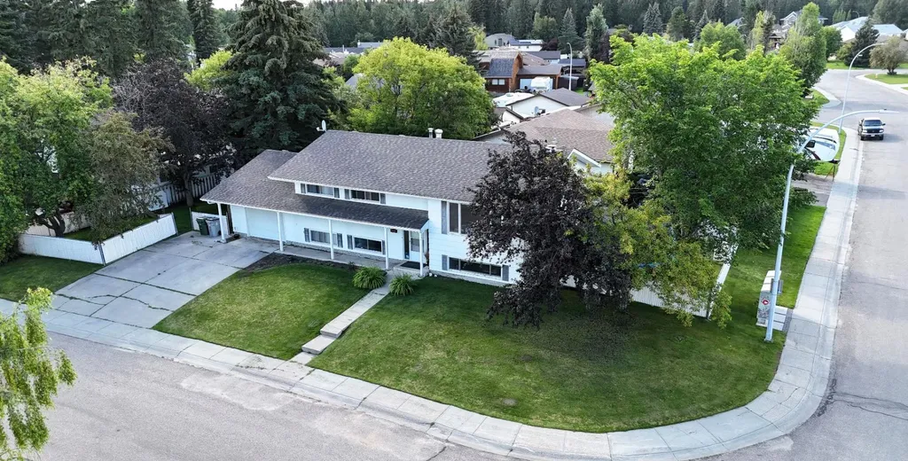 5301 15 Avenue Edson AB T7E 1H2