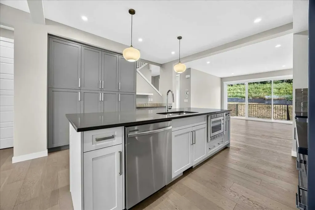 152 Crimson Ridge Place Calgary AB T3L 0K4