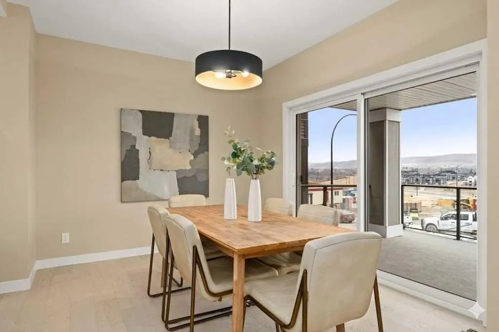 152 Crimson Ridge Place Calgary AB T3L 0K4