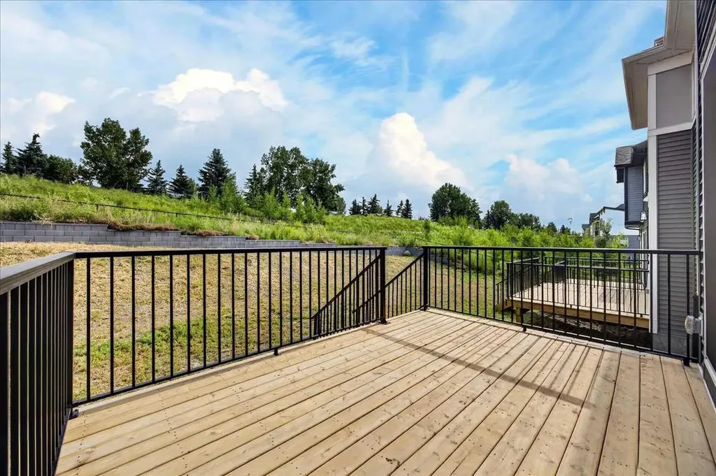 152 Crimson Ridge Place Calgary AB T3L 0K4
