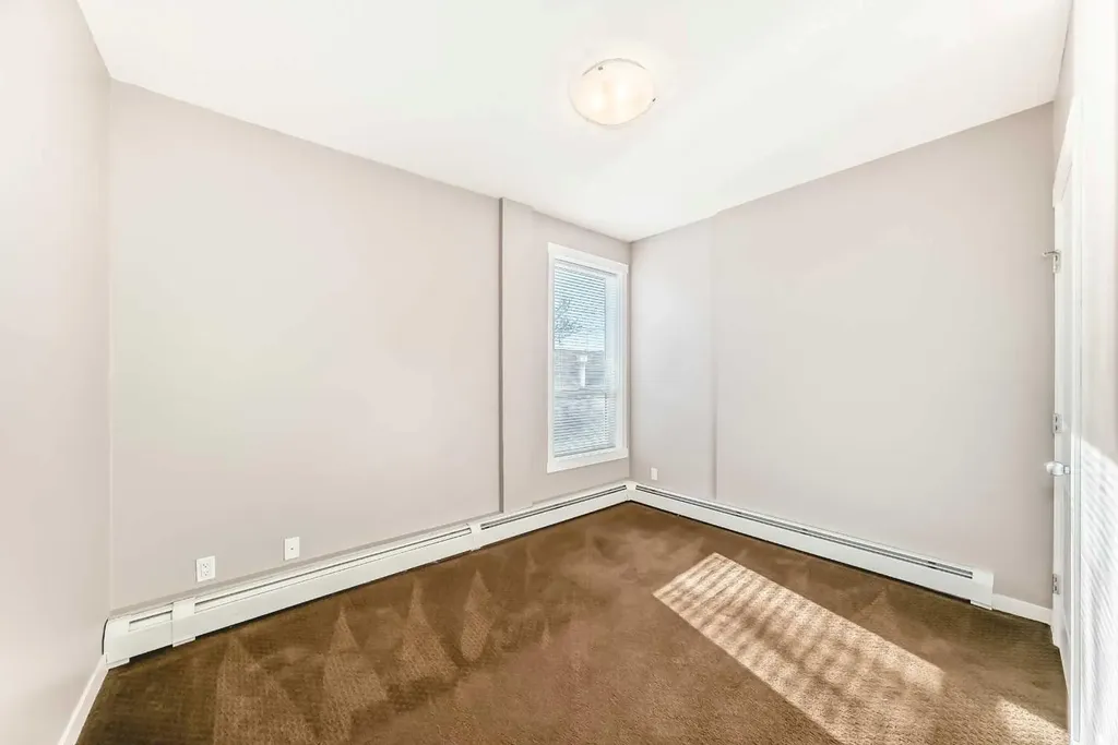 1740 9 Street NW Calgary AB T2M4Z5