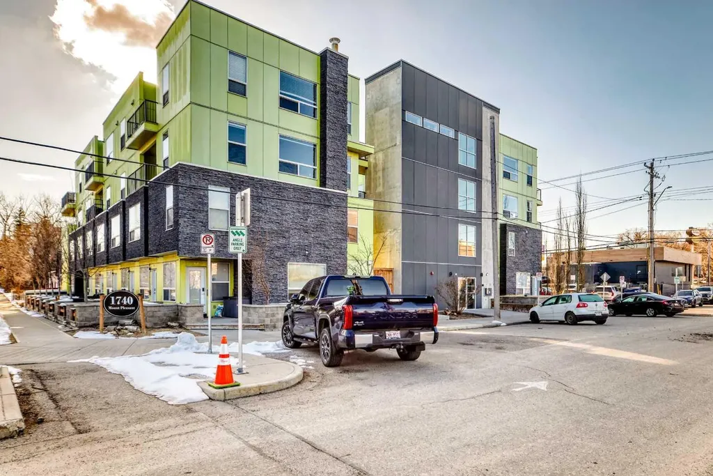 1740 9 Street NW Calgary AB T2M4Z5