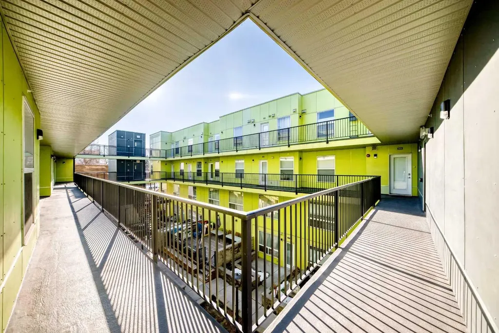 1740 9 Street NW Calgary AB T2M4Z5