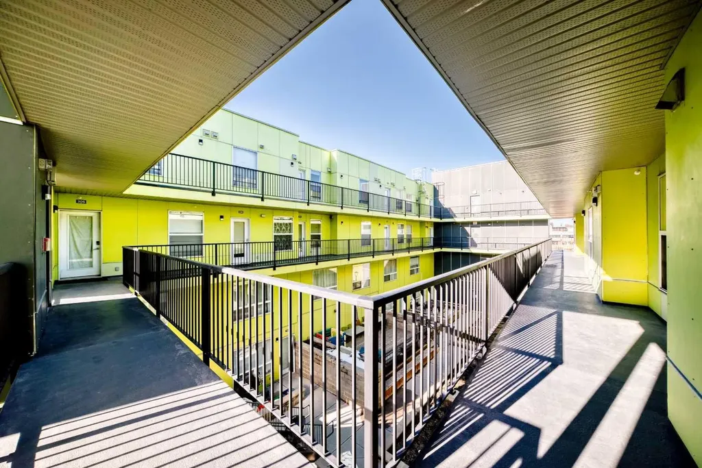 1740 9 Street NW Calgary AB T2M4Z5